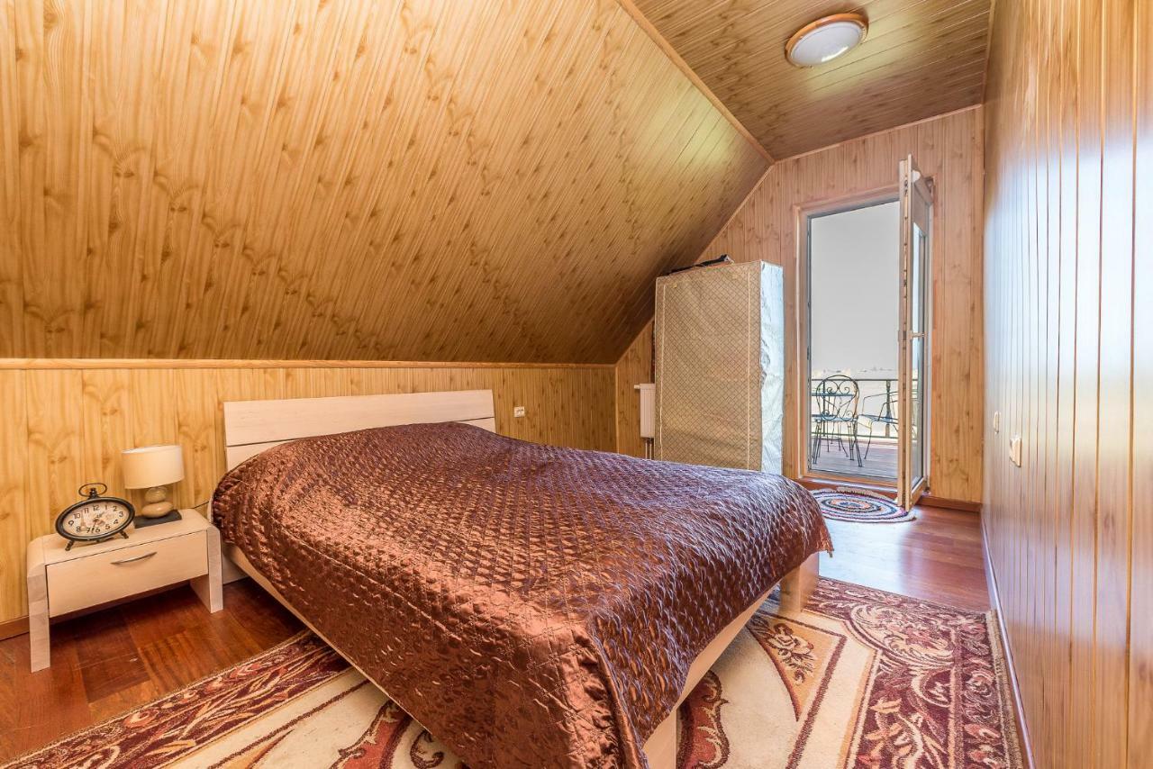Villa Edmart à Dobromisle Extérieur photo